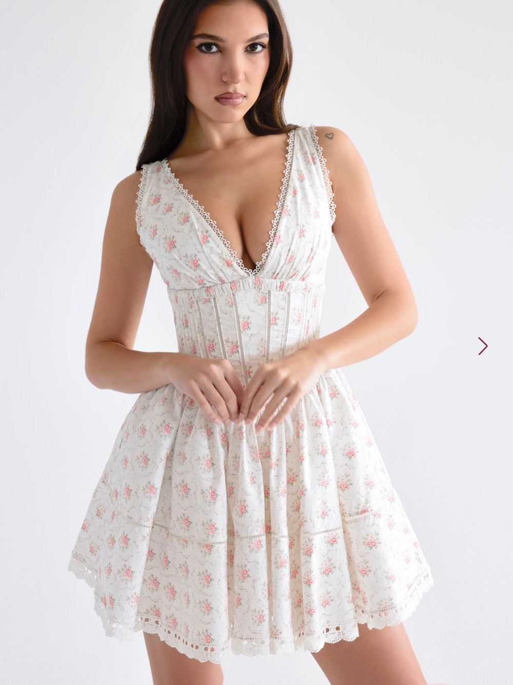 House of cb SALMA
Rose Print Mini Dress